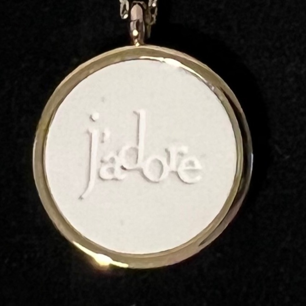 🌟NIB🌟 DIOR J’adore Gold Perfumed Ceramic Medallion Necklace 16” - Picture 3 of 8